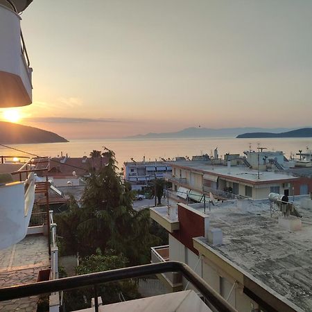Seagull Apartments Néa Péramos Kültér fotó