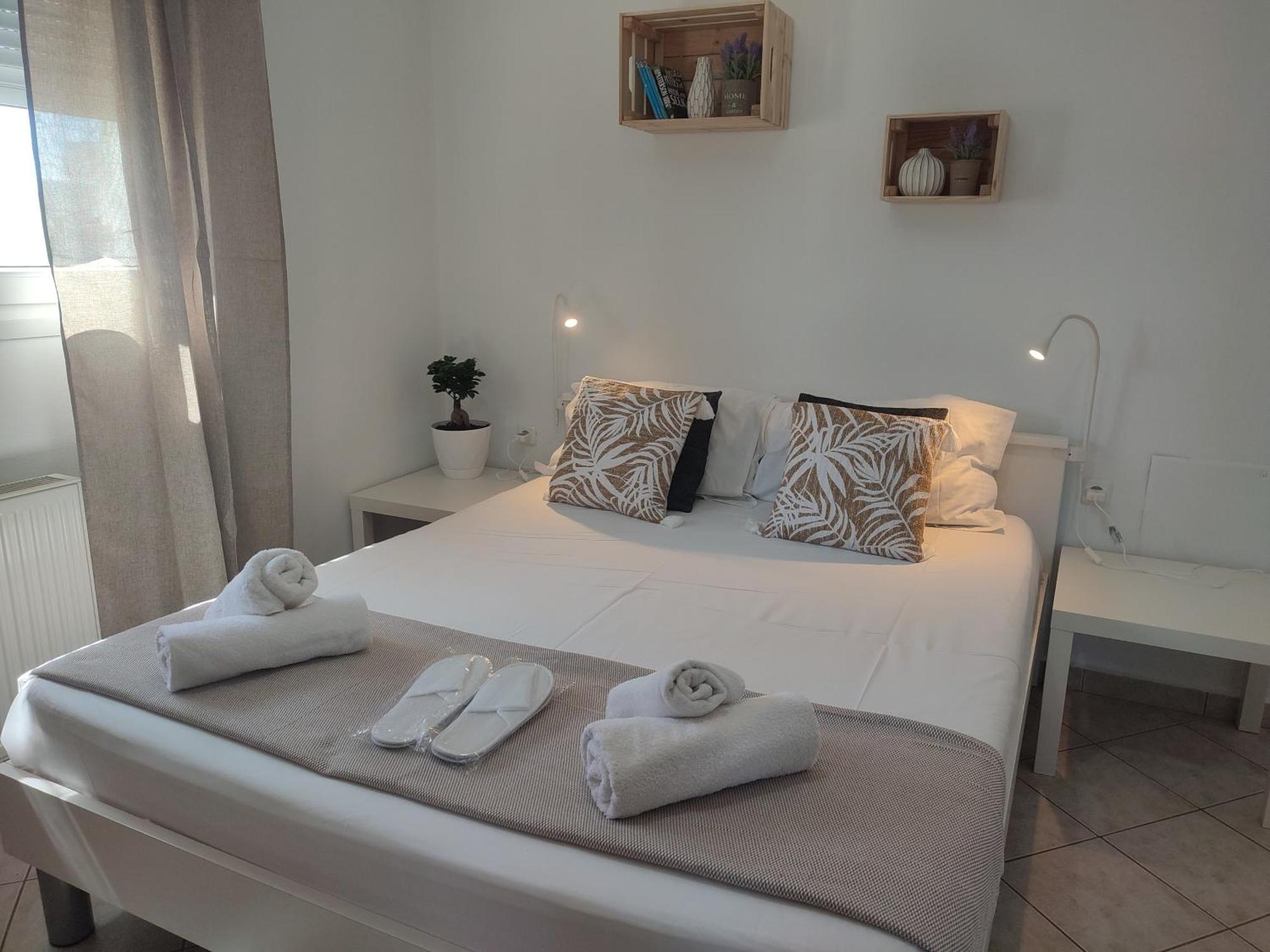 Seagull Apartments Néa Péramos Kültér fotó